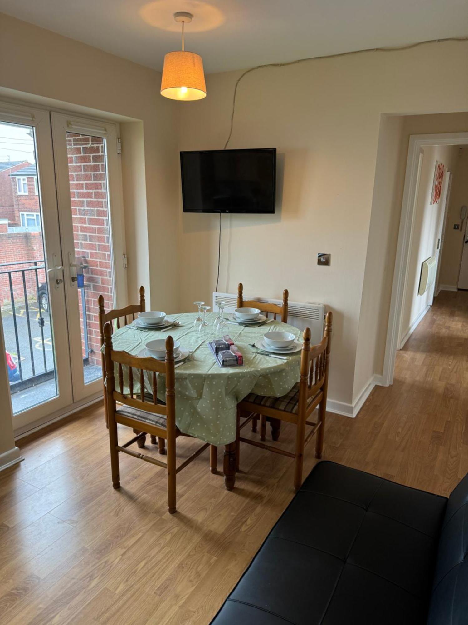 Modern, Quiet, Sleeps 9, Etihad, Coop Live, Manchester Exterior photo